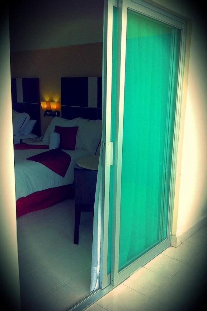 Hotel Baluartes Campeche Bagian luar foto