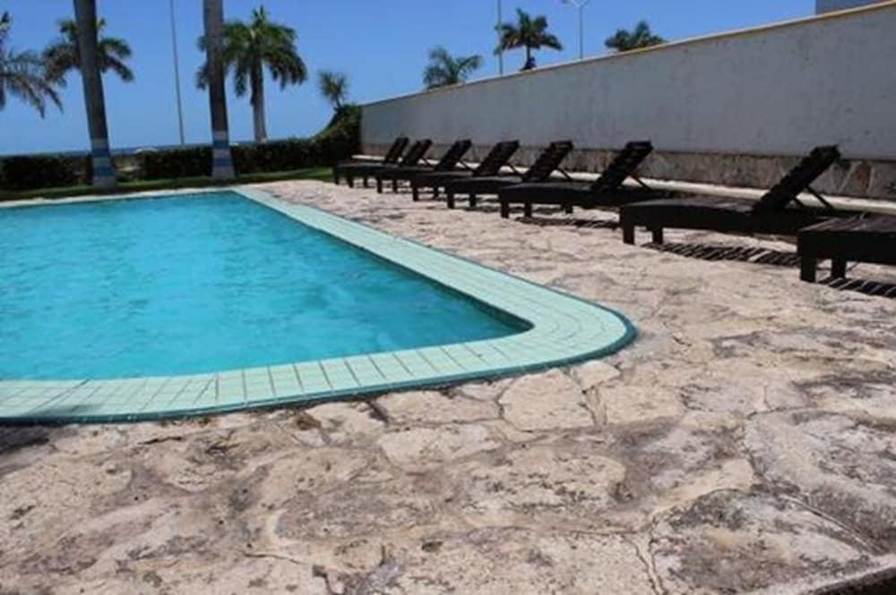 Hotel Baluartes Campeche Bagian luar foto