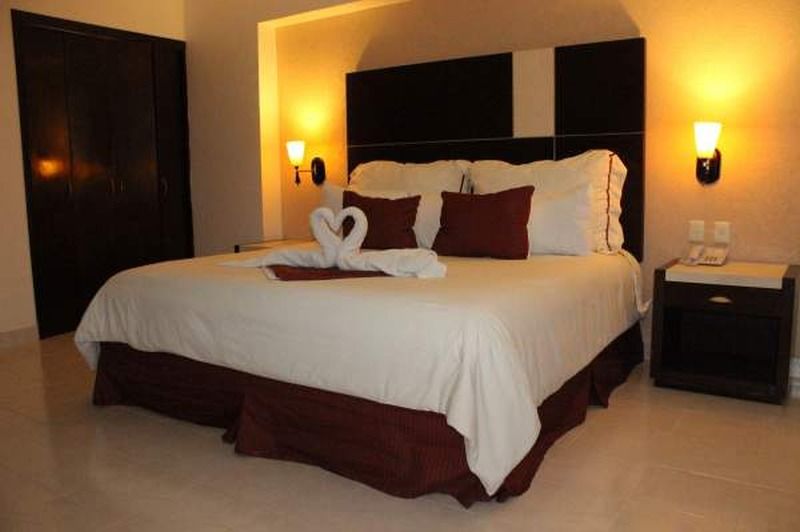 Hotel Baluartes Campeche Bagian luar foto