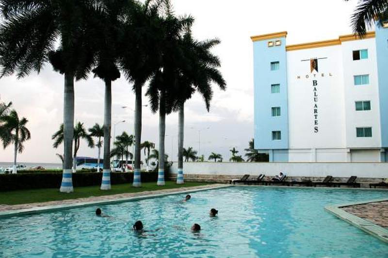 Hotel Baluartes Campeche Bagian luar foto