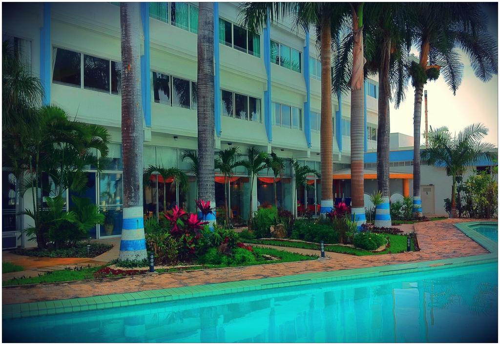 Hotel Baluartes Campeche Bagian luar foto