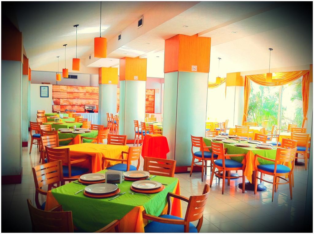 Hotel Baluartes Campeche Bagian luar foto