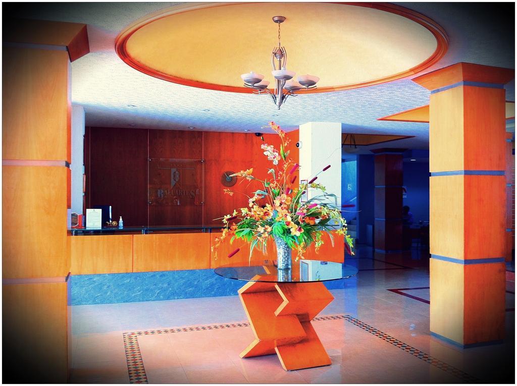 Hotel Baluartes Campeche Bagian luar foto